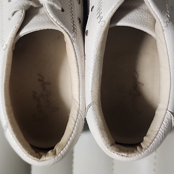 CROWN VINTAGE Kalinda Sneakers Size 7 Studs Chunky Bone Ivory Leather - Picture 7 of 13